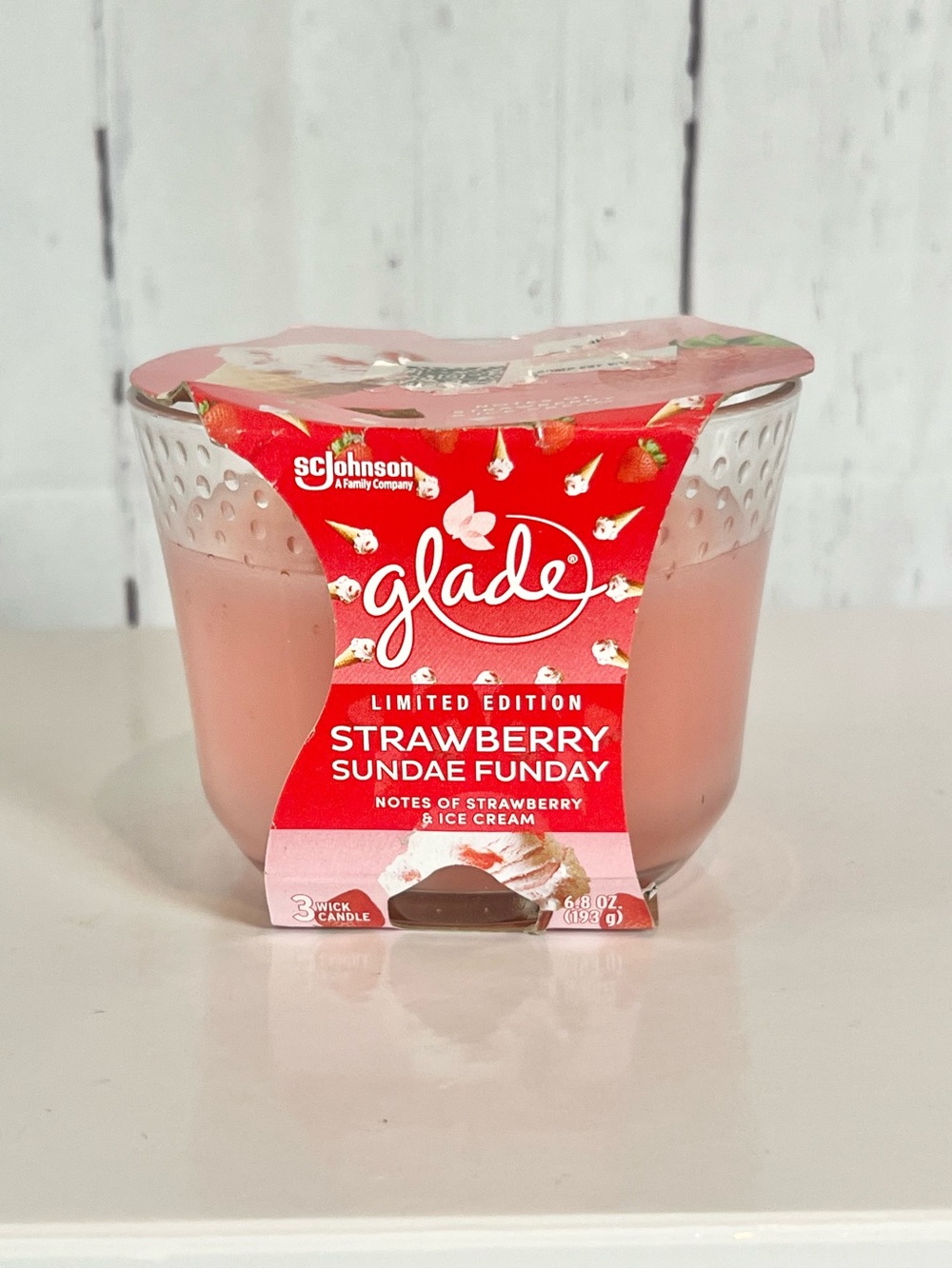 Glade Strawberry Sundae Funday 3-Wick Candle 6.8oz Limited Edition NEW
